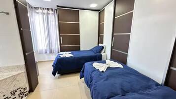 5 室のベッドルーム、アイロン / アイロン台、WiFi、ベッドシーツ