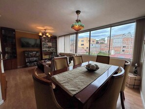 Dining - Charming Haven in Cuenca near tram and historic center (Cuenca)