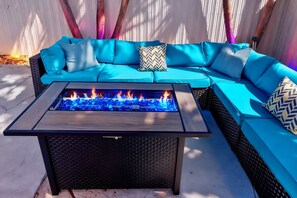 Property grounds - 🌴💦 Private Resort-Style Backyard w/ Pool, Firepit, Grill & LED Night Vibes (Miami)