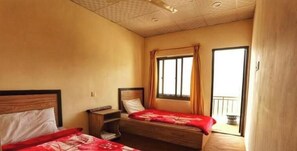 Deluxe Double Room, Mountain View | Soundproofing, iron/ironing board, free WiFi - Karim Hotel Hunza (Karimabad)