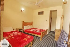 Soundproofing, iron/ironing board, free WiFi - Karim Hotel Hunza (Karimabad)