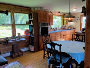 Private kitchen - Mountain Hilltop Retreat: Cozy 2-bedroom cottage in serene Bridgewater with AC (Bridgewater)