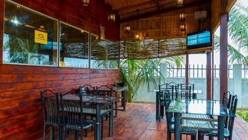 Comfort Double Room, Garden View | Outdoor dining