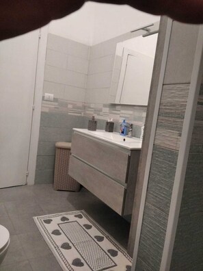 Bathroom - Vrbo Property (Lizzanello)