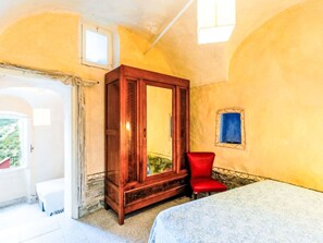 Bedroom - Yellow House by Interhome (Terzorio)