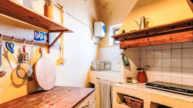 Fridge, oven, cookware/dishes/utensils - Yellow House by Interhome (Terzorio)