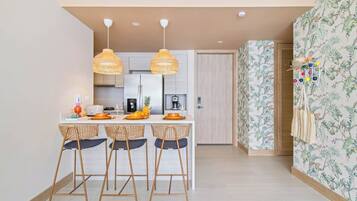 Deluxe Apartment, Balcony, Partial Ocean View | Private kitchen