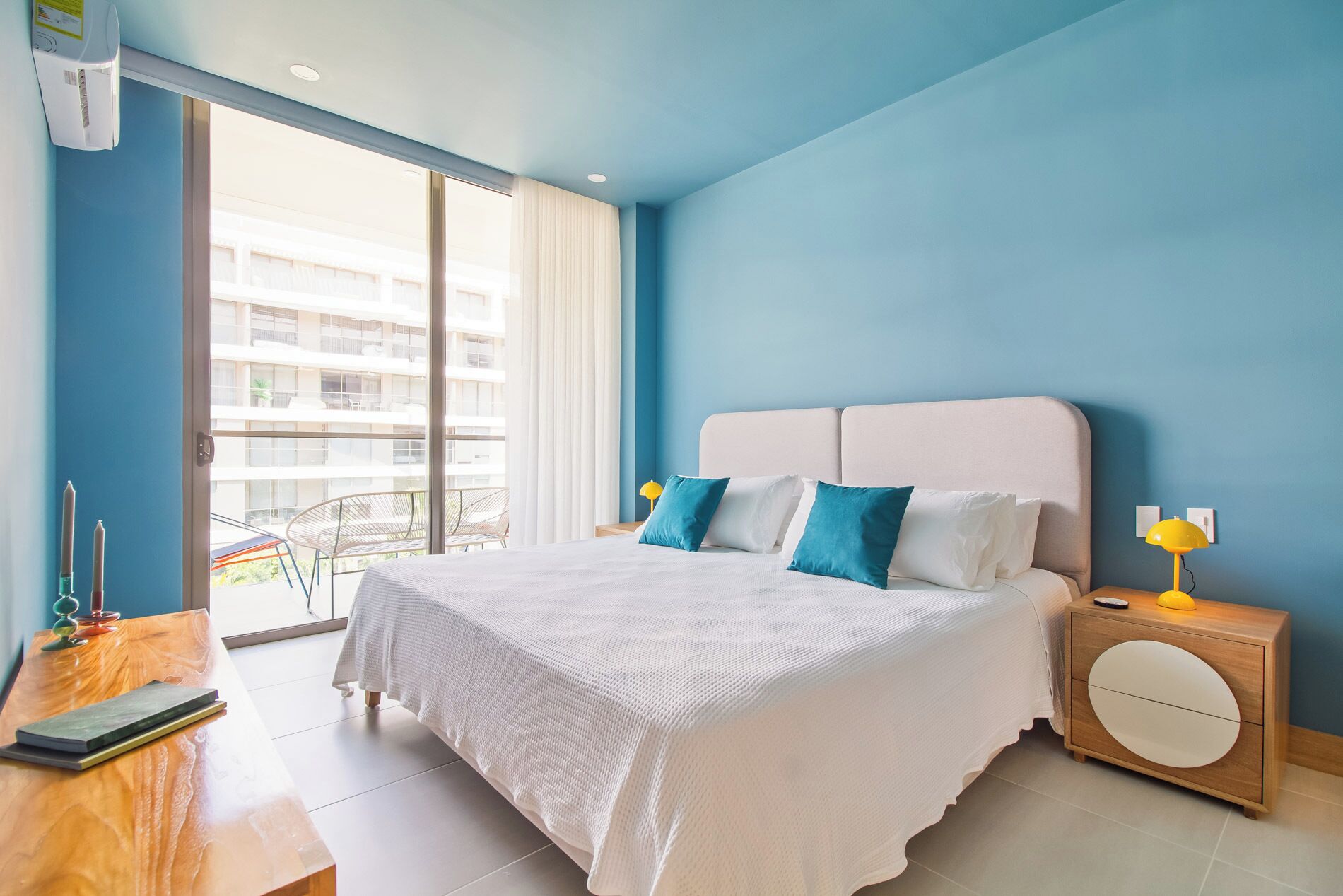 Apartamento Deluxe, balcón, vistas parciales al mar | Cortinas opacas, tabla de planchar con plancha, wifi gratis