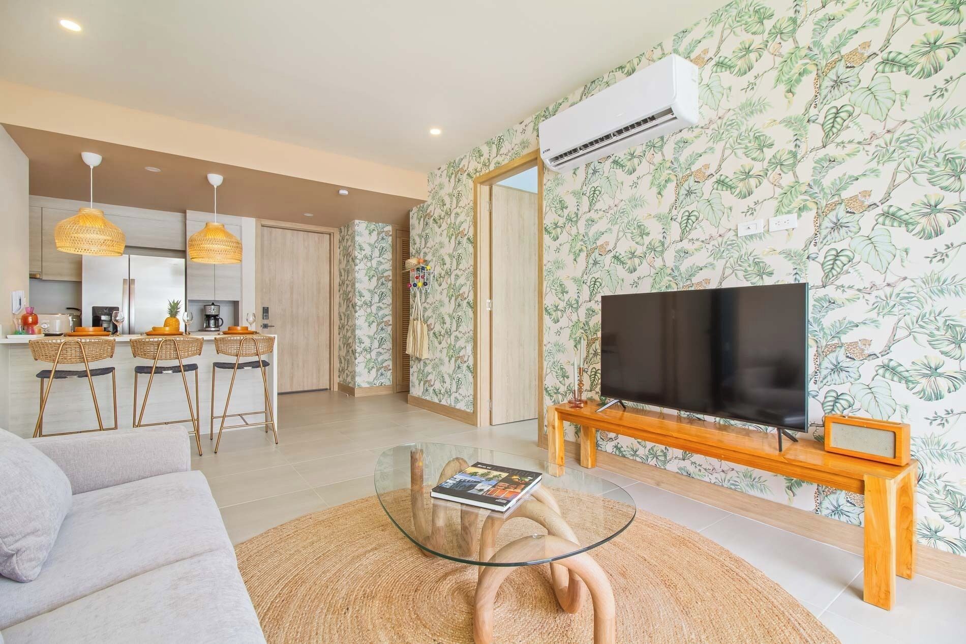 Deluxe Apartment, Balcony, Partial Ocean View | Living area
