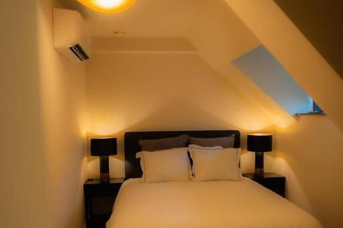 Quadruple Room, City View | Desk, soundproofing, free WiFi