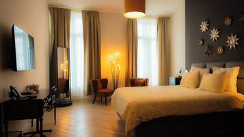 Deluxe tweepersoonskamer, uitzicht op de stad | Een minibar, geluiddichte muren, gratis wifi, beddengoed