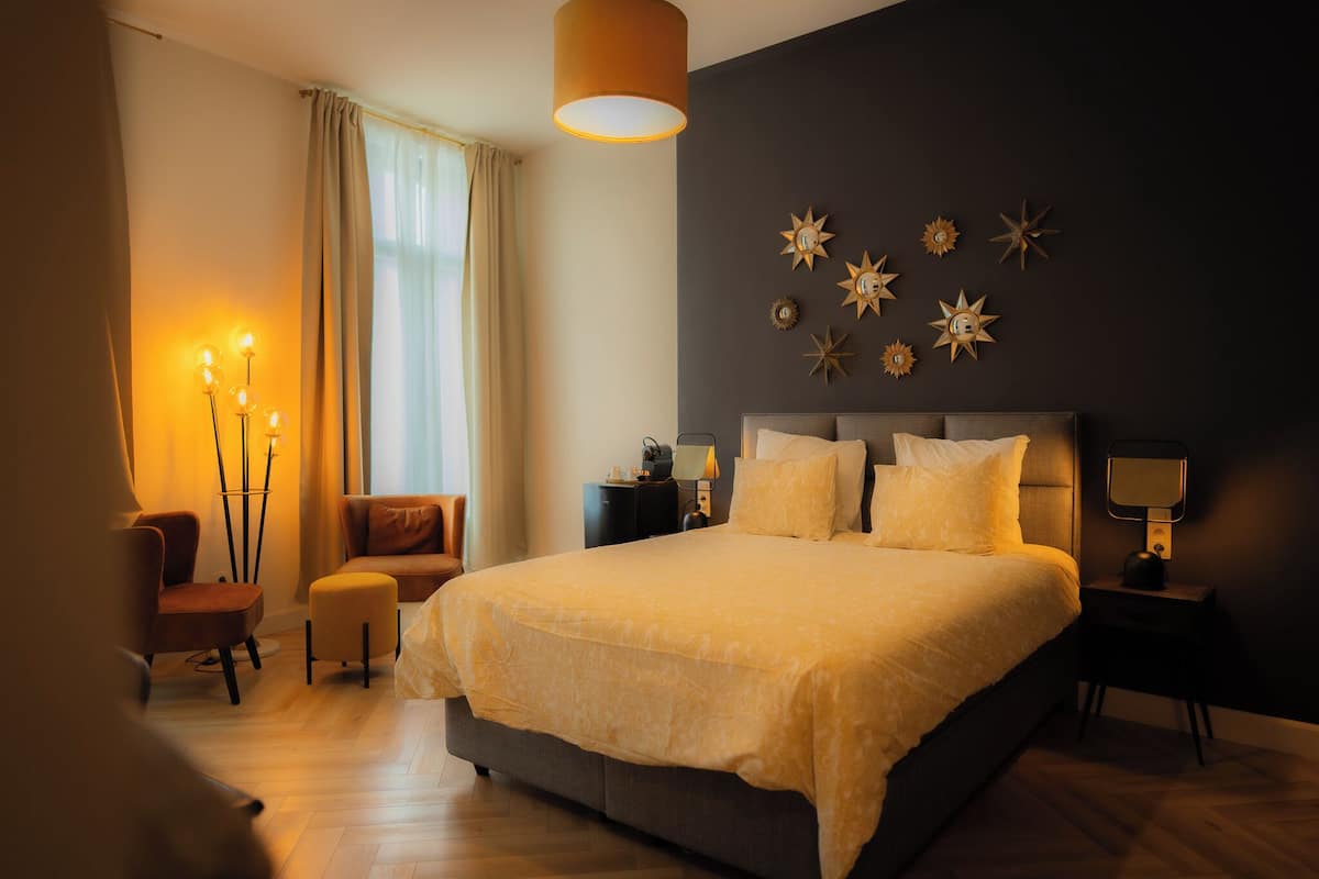 Habitación Deluxe doble, vistas a la ciudad | Minibar, sistema de insonorización, wifi gratis y ropa de cama