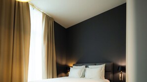 Superior Double Room, City View | Minibar, soundproofing, WiFi (free), bed sheets - HÔTEL GRAND PLACE (Mons)
