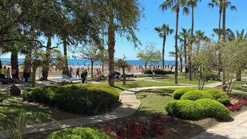 Apartment, 2 Bedrooms, Balcony, Ocean View | Garden
