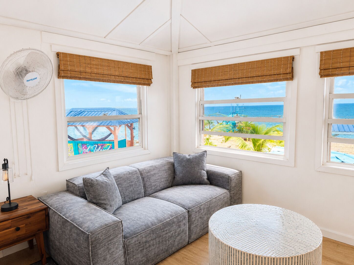 Deluxe Double Room, Ocean View | Living area