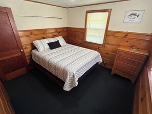 WiFi, bed sheets - Lake front 2-bedroom cottage at Sunny Birch Resort on Hamlin Lake in Ludington (Ludington)