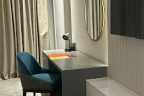 Deluxe Double Room, Mountain View | Interior - Best Western Premier Hunza (Hunza Nagar)