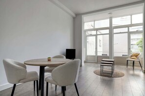 Dining - Bright Apartment with Private Terrace (Rotterdam)