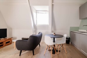 Dining - One Bedroom Apartment with Sloped Ceiling (Rotterdam)