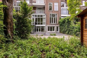 Exterior - Modern Ground-Floor Apartment with Garden (Rotterdam)