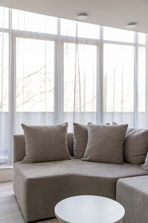 TV - Modern 3BR Apartment in Rotterdam Centre (Rotterdam)