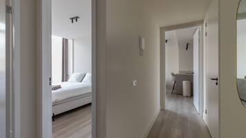 3 slaapkamers, een strijkplank/strijkijzer, wifi, beddengoed