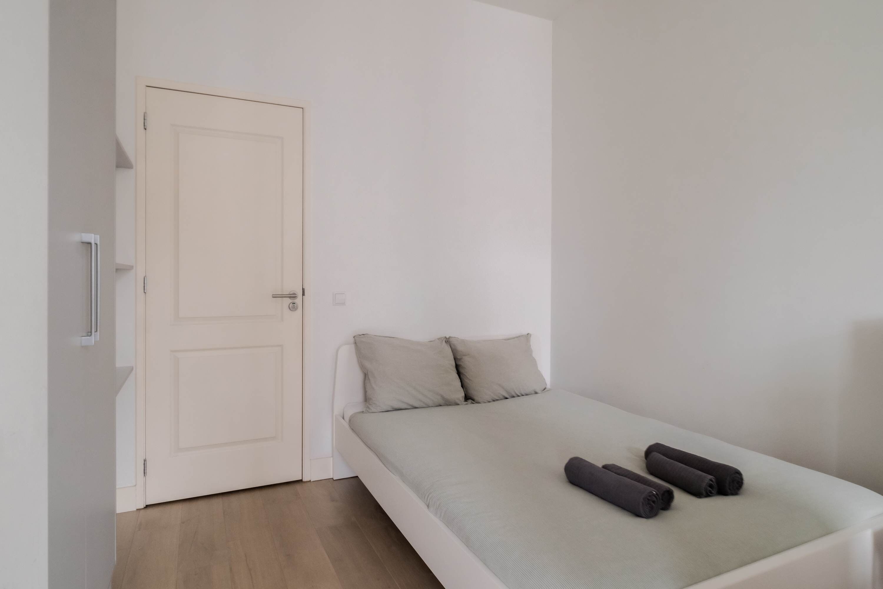 1 slaapkamer, een strijkplank/strijkijzer, wifi, beddengoed