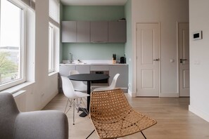 Dining - Cosy City Apartment in Rotterdam West (Rotterdam)