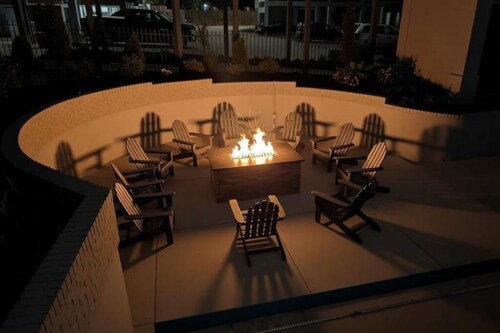 Lux Mins To BNA Airport & TriStar Summit Medical