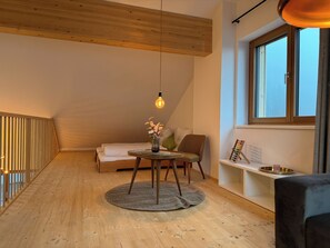 Desk, iron/ironing board, travel cot, free WiFi - Gamsfels Balbina gallery apartment (Langen bei Bregenz)