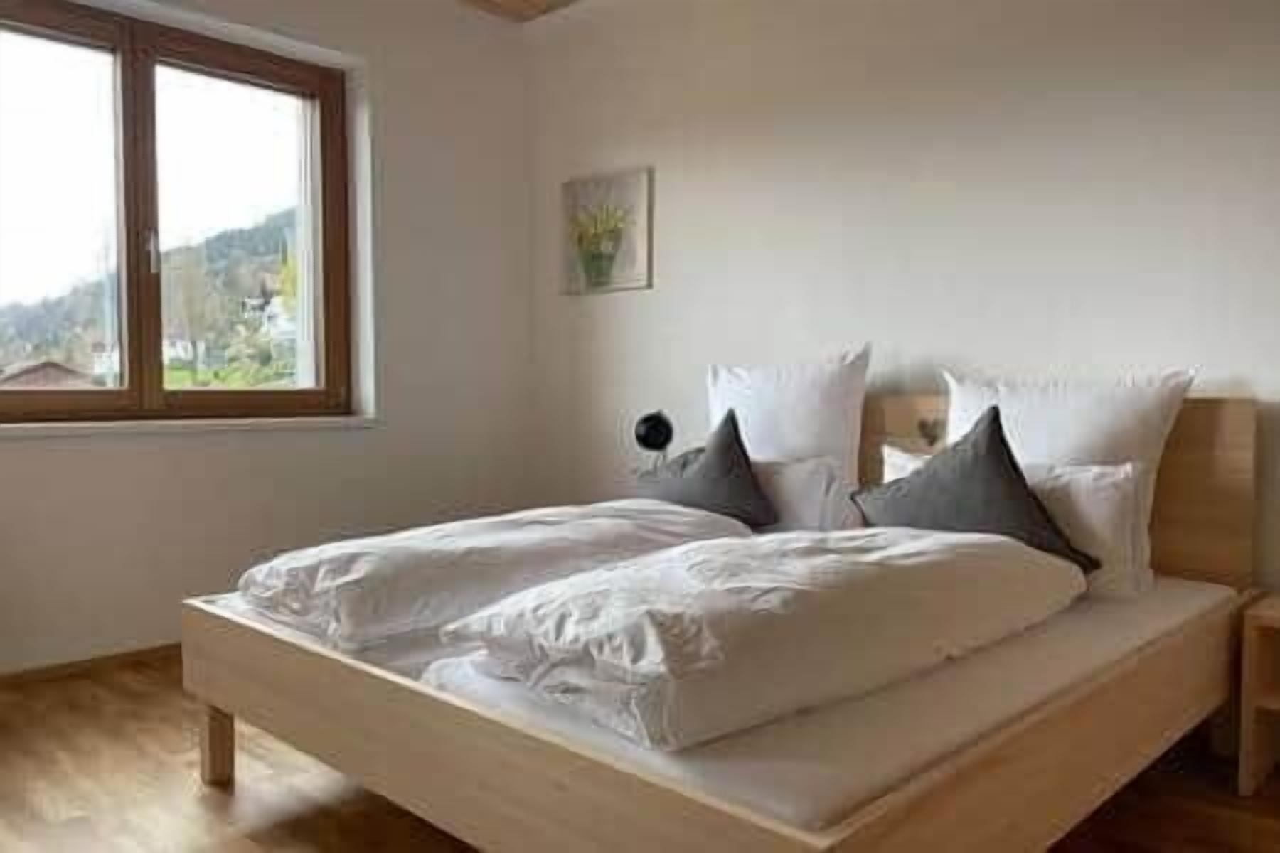 2 Schlafzimmer, Schreibtisch, Bügeleisen/Bügelbrett, kostenloses WLAN