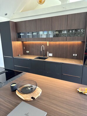 Private kitchen - Vrbo Property (Guilvinec)