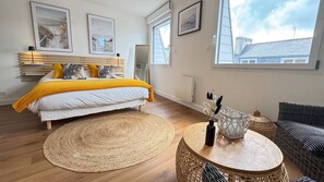 Room - Vrbo Property (Guilvinec)