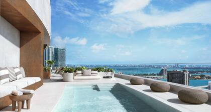 District 225 Downtown Miami