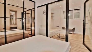 1 habitación, tabla de planchar con plancha, wifi y ropa de cama 