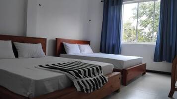 Deluxe Double Room, Balcony, Ocean View | Laptop workspace, free WiFi