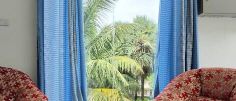 Deluxe Double Room, Balcony, Ocean View | Laptop workspace, free WiFi