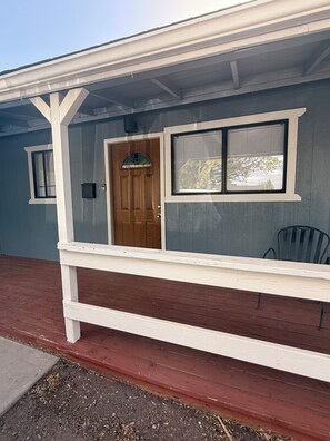 Exterior detail - Cozy studio in beautiful Flagstaff with cool AC for your stay (Flagstaff)