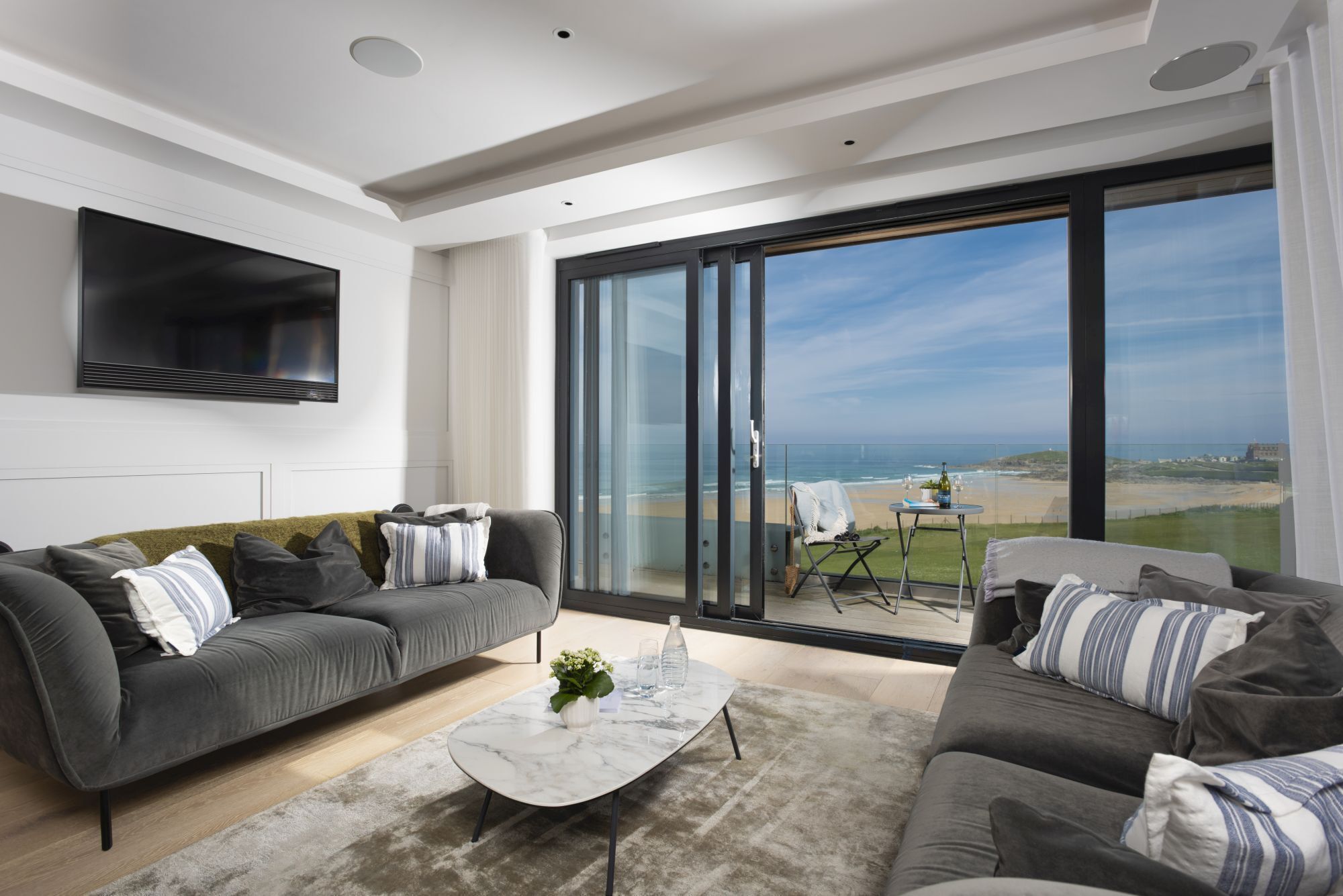 Number 9 Fistral House - Sea View, Near Beach, Parking - Holywell