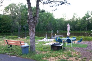 Outdoor dining - Private Pond - RV/Camping 220V 50AMP- Steam Room (Mount Cobb)