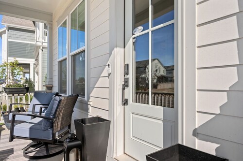 Big beautiful new home super close to Denver Intl Airport, Denver, Boulder