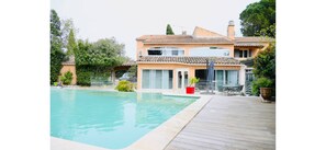 Pool - Vrbo Property (Saint-Saturnin-lès-Avignon)
