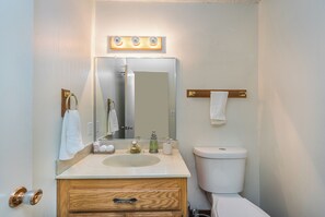 Bathroom - luxury family friendly villa (Las Vegas)