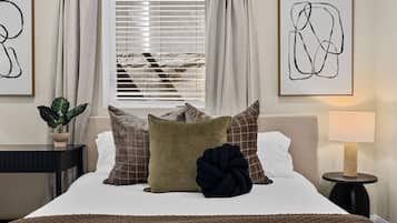7 bedrooms, iron/ironing board, WiFi, bed sheets
