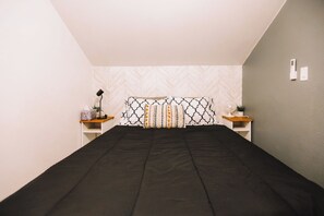 Room - Charming Private 1-bedroom Apartment W/ Parking (Los Angeles)