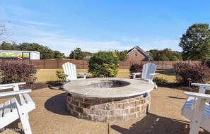 Terrace/patio - Gorgeous 4-bedroom house with luxurious outdoor space in friendly Hernando (Hernando)