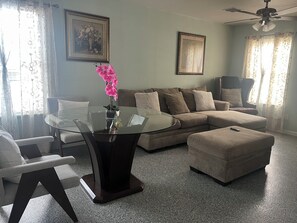 Smart TV - Casa familiar cerca de Stockyards (Fort Worth)