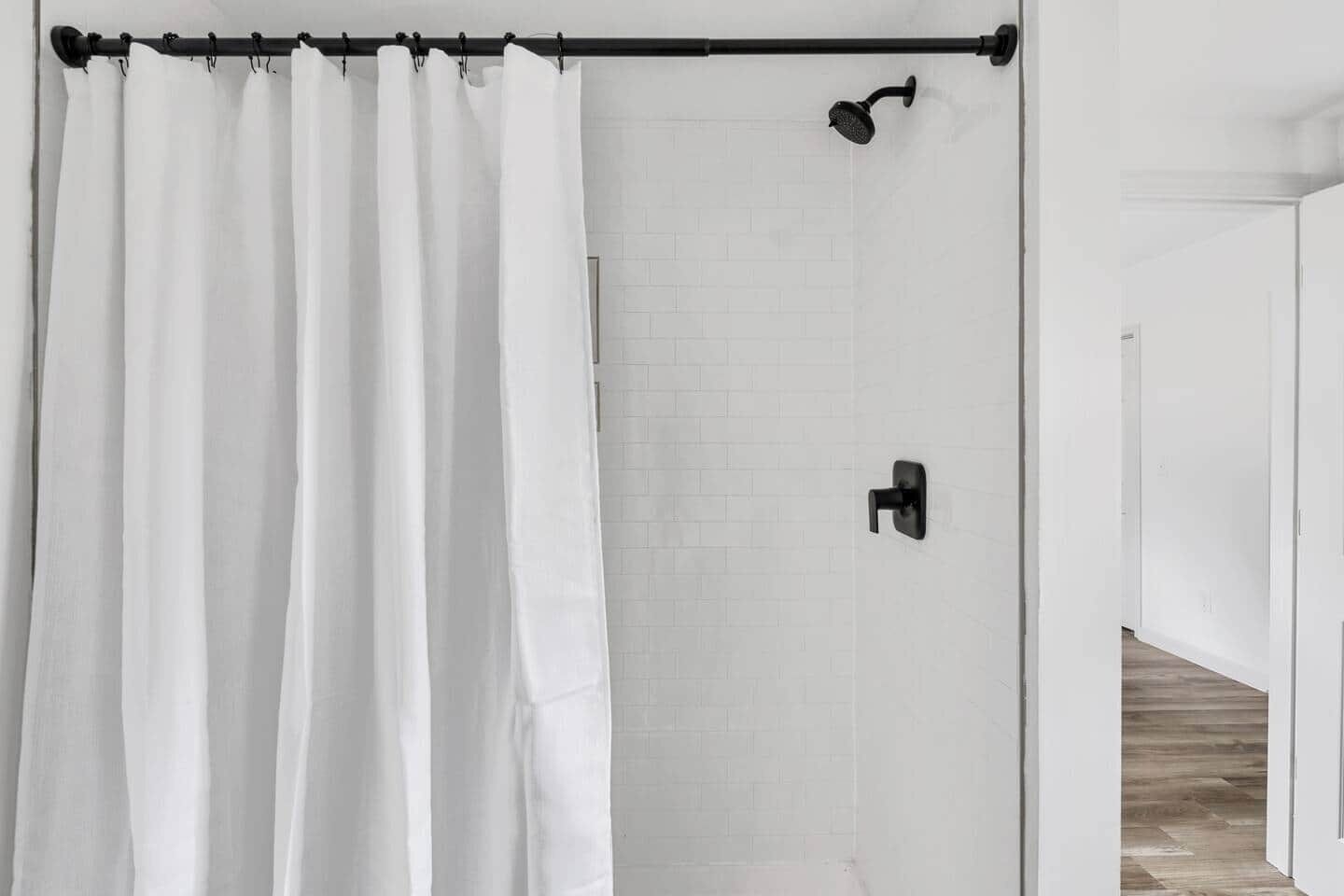 Dusche, Handtücher, Seife, Shampoo