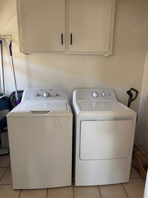 Interior - Cozy 1-bedroom house in welcoming Oakland with fitness room (Oakland)