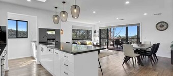Chic 4-bed Beach House with Sea Views